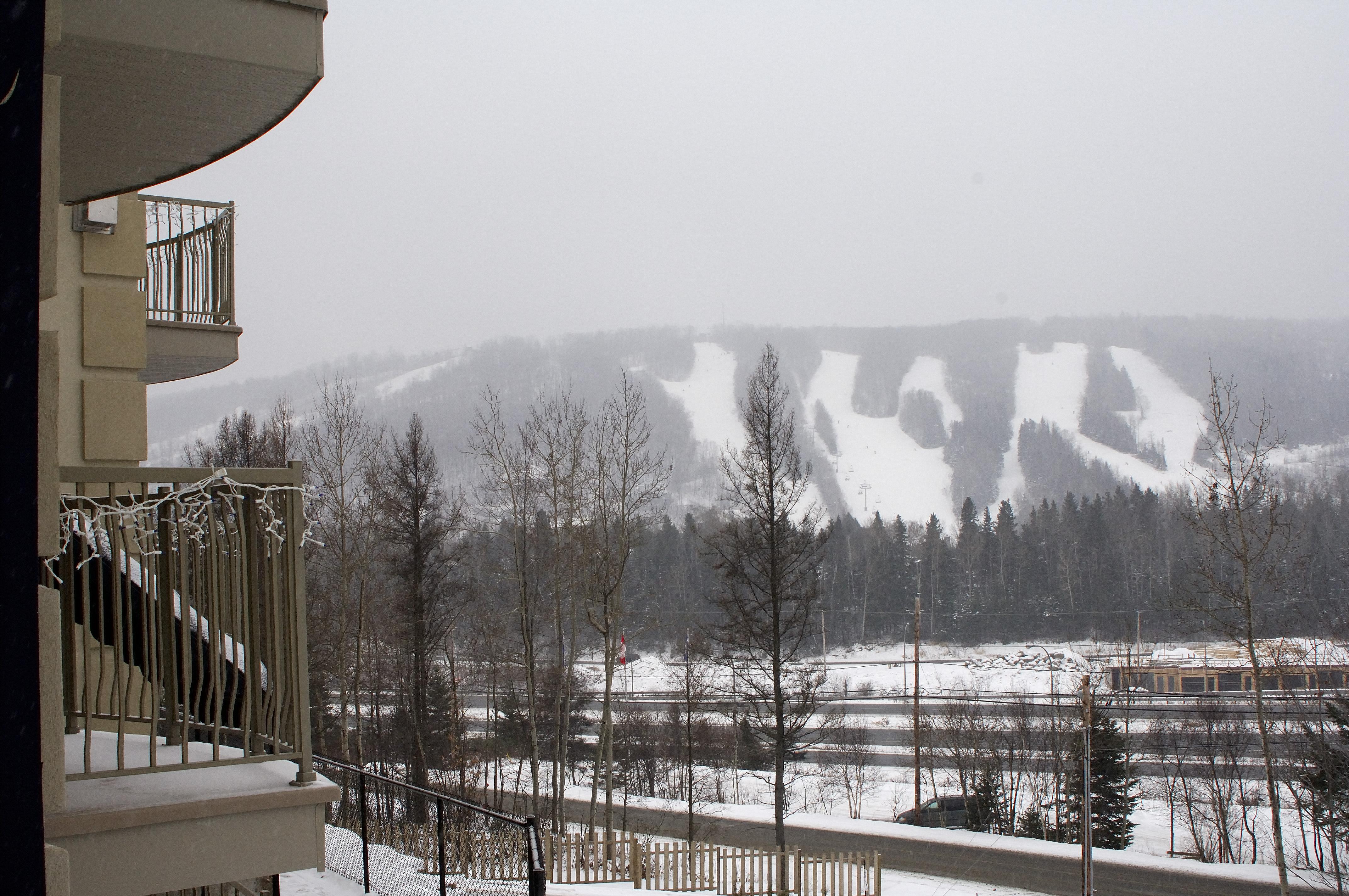 Hotel St-Sauveur Saint-Sauveur-des-Monts Buitenkant foto